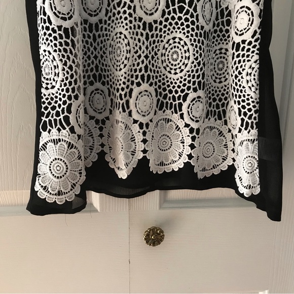WAREHOUSE ONE Sheer Black and White Tank with Lace Overlay Size Small - Picture 3 of 7